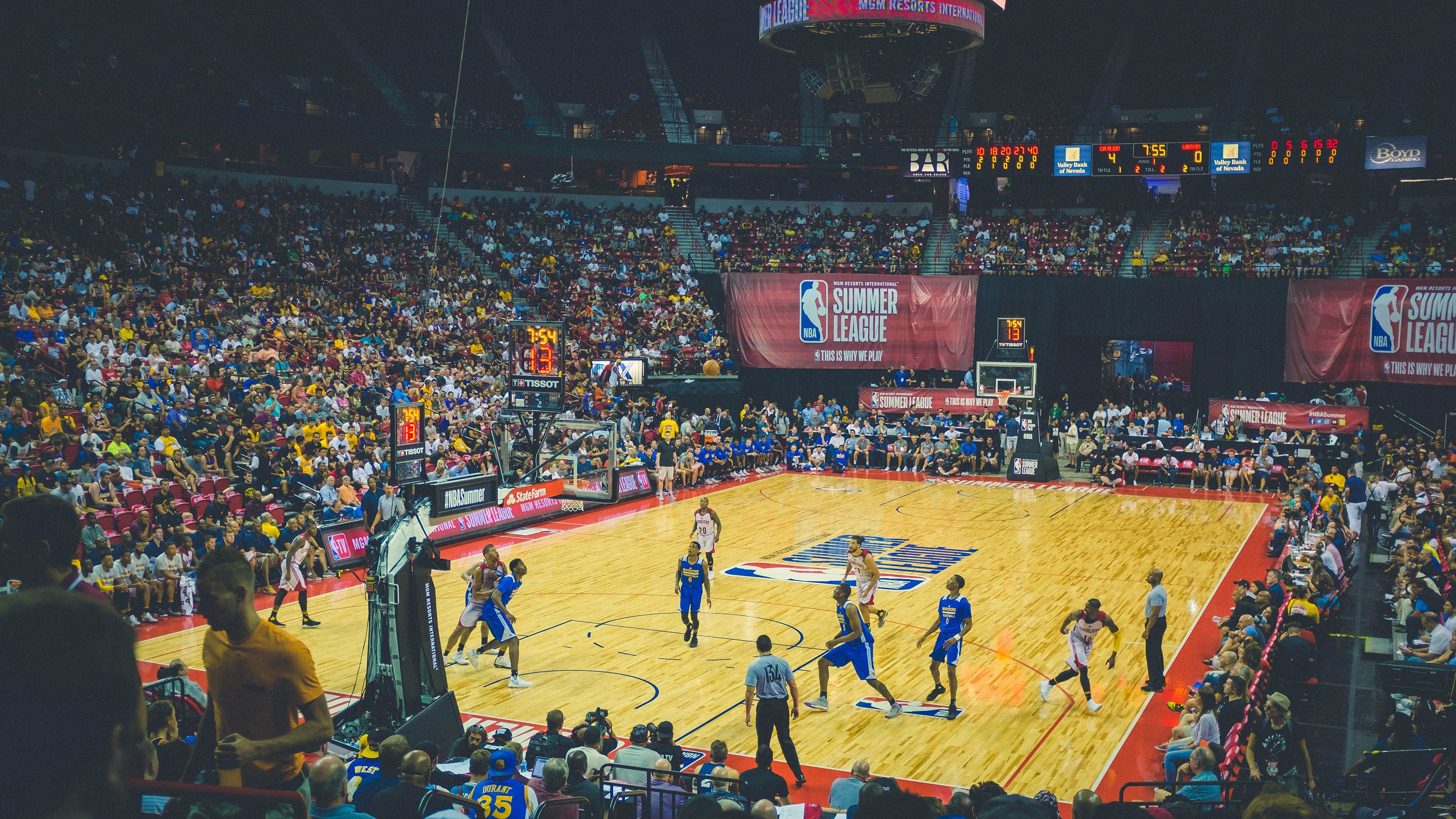 利拉德与CBA新规同登热搜,NBA巨星来华打球的美好愿景遭遇现实困境